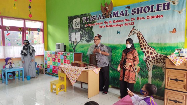 http://pgpaud-tasikmalaya.upi.edu/assets/file/file_foto/foto_1639129724.jpeg